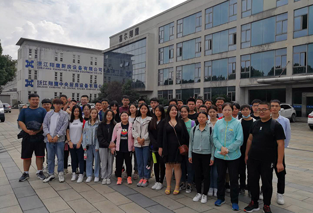 ѧԱ��������ͷ�����Ψһ��Ӱ